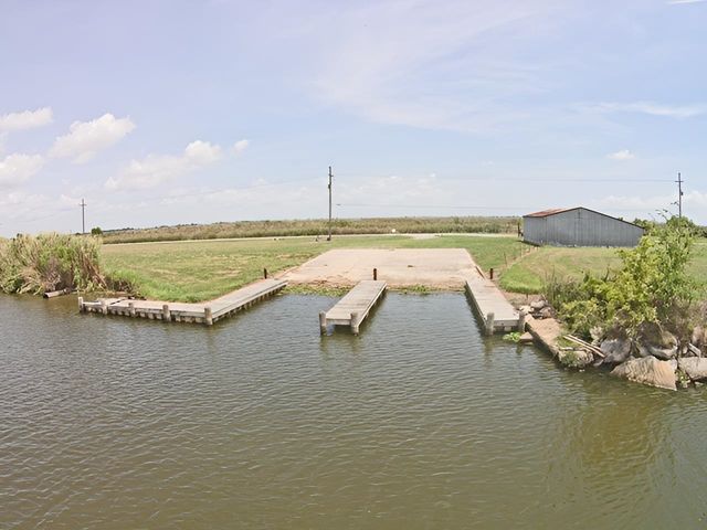 6102 Bayouside Dr, Chauvin, LA 70344