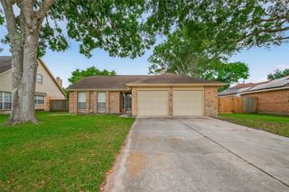 415 Starborrough Drive, League City, TX 77573
