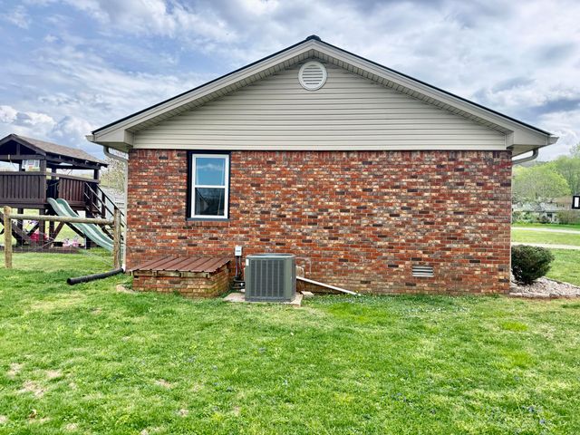 86 Pine Street, Monticello, KY 42633