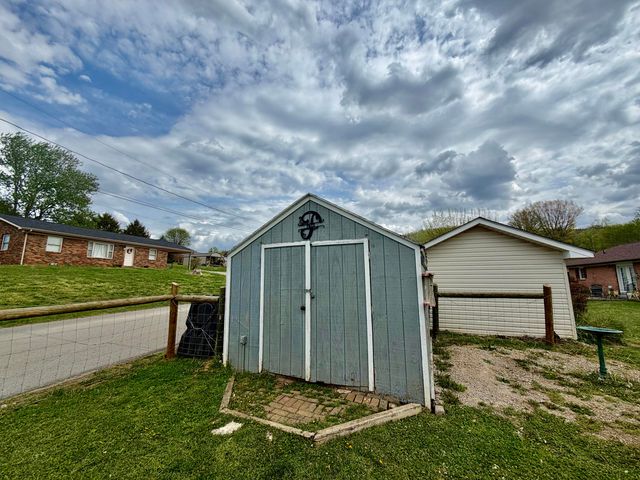 86 Pine Street, Monticello, KY 42633