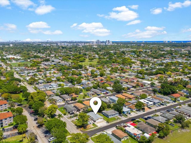 752 NW 3rd Ct, Hallandale Beach, FL 33009