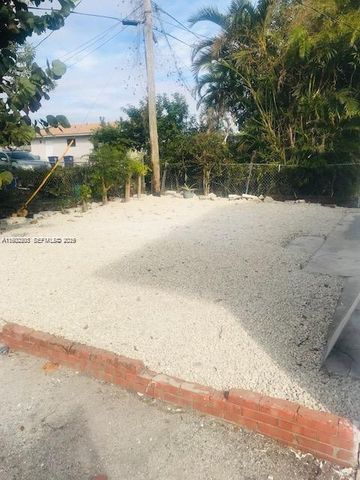 752 NW 3rd Ct, Hallandale Beach, FL 33009