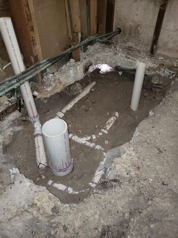 752 NW 3rd Ct, Hallandale Beach, FL 33009