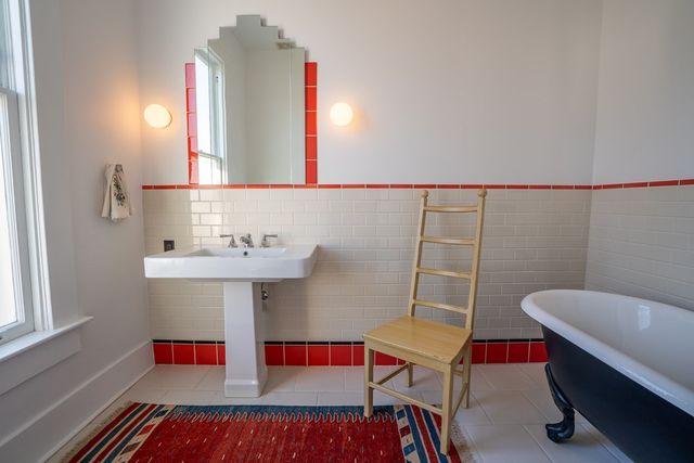 401 Plateau St, Marfa, TX 79843