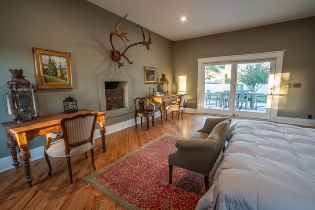 401 Plateau St, Marfa, TX 79843