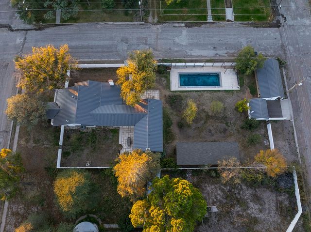 401 Plateau St, Marfa, TX 79843
