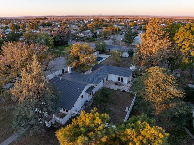 401 Plateau St, Marfa, TX 79843