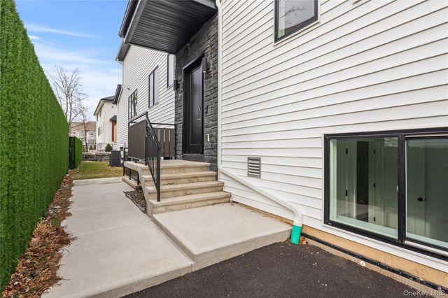 23 Singer Avenue 211, Spring Valley, NY 10977
