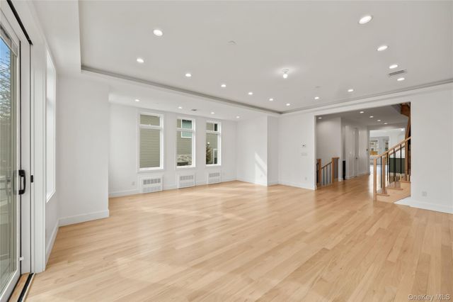 23 Singer Avenue 211, Spring Valley, NY 10977