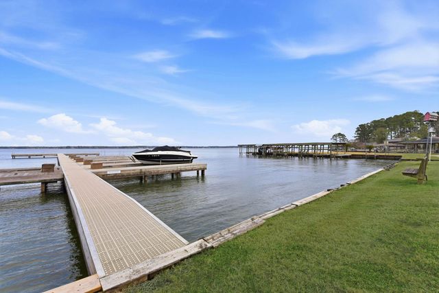 43 Regency Point, Montgomery, TX 77356