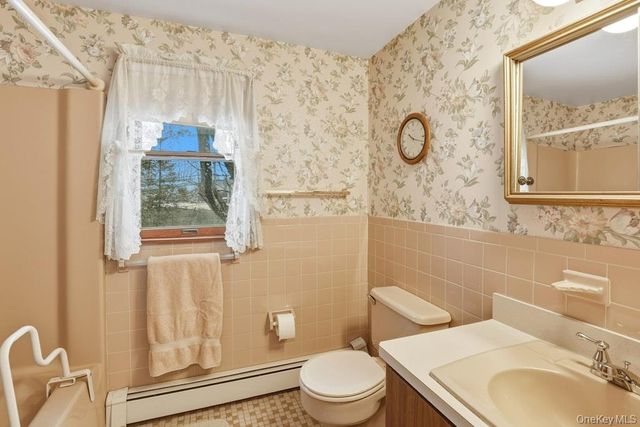 3 Coral Cove, East Norwich, NY 11732