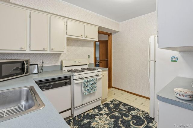 3 Coral Cove, East Norwich, NY 11732