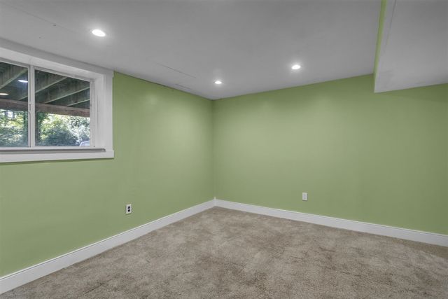 2212 Aurora Drive, Jackson, MI 49203