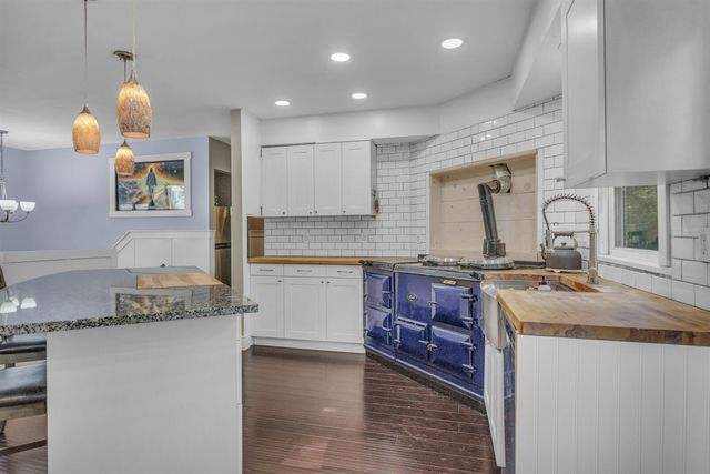 2212 Aurora Drive, Jackson, MI 49203