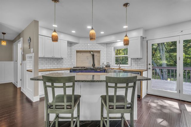 2212 Aurora Drive, Jackson, MI 49203