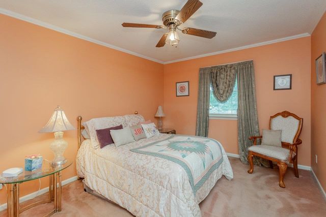 1112 SHARPES DR, Harrisonburg, VA 22801