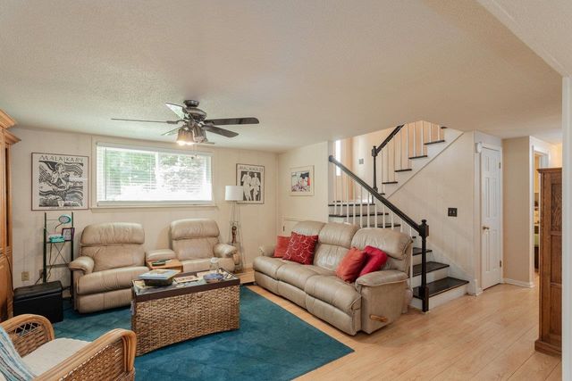 1112 SHARPES DR, Harrisonburg, VA 22801
