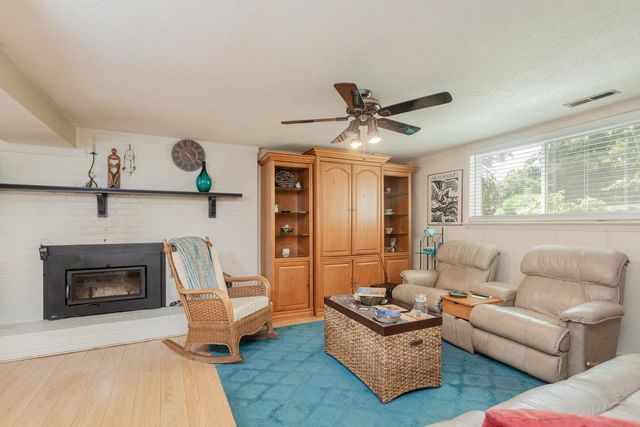 1112 SHARPES DR, Harrisonburg, VA 22801