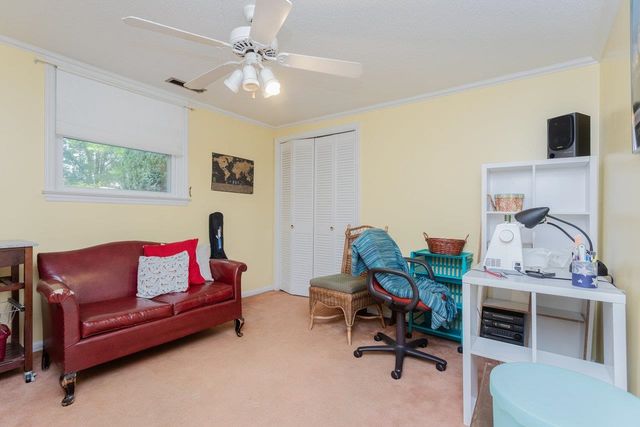 1112 SHARPES DR, Harrisonburg, VA 22801