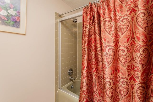 1112 SHARPES DR, Harrisonburg, VA 22801