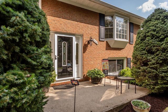 1112 SHARPES DR, Harrisonburg, VA 22801