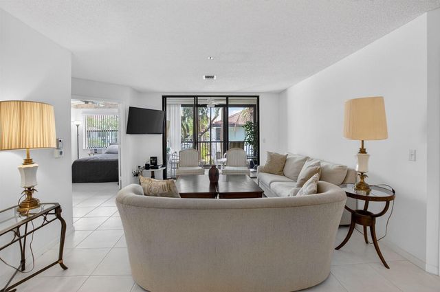 5153 Floria Drive J, Boynton Beach, FL 33437