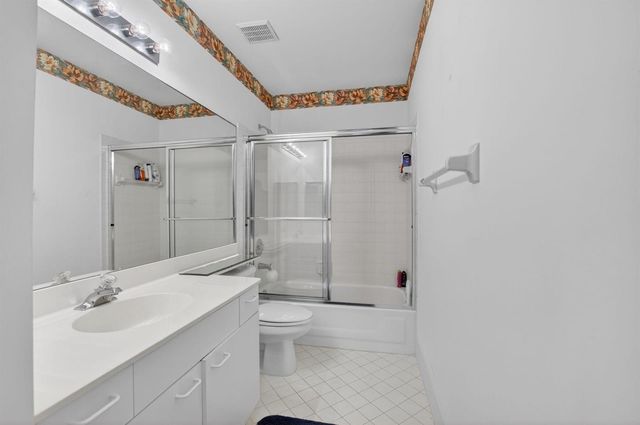 5153 Floria Drive J, Boynton Beach, FL 33437
