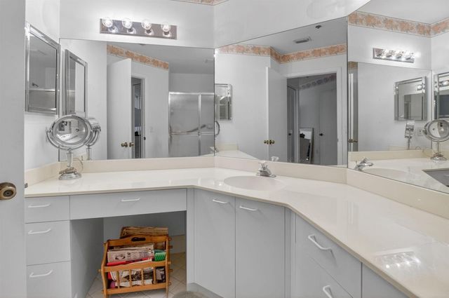 5153 Floria Drive J, Boynton Beach, FL 33437