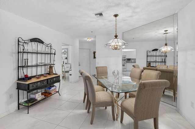 5153 Floria Drive J, Boynton Beach, FL 33437
