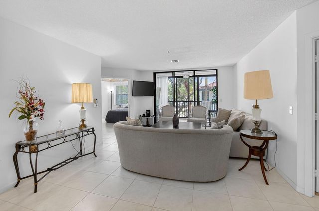 5153 Floria Drive J, Boynton Beach, FL 33437