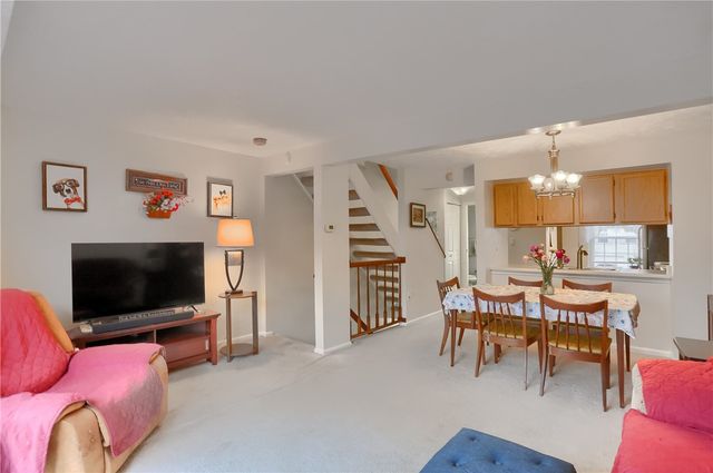 140 Rossmor Ct, Ross Twp, PA 15229