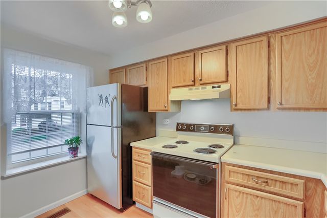 140 Rossmor Ct, Ross Twp, PA 15229