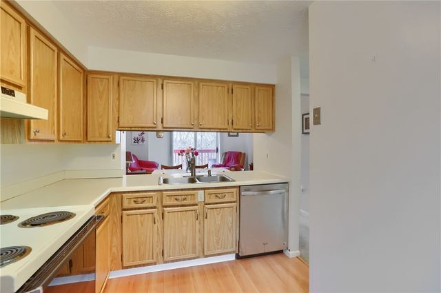 140 Rossmor Ct, Ross Twp, PA 15229