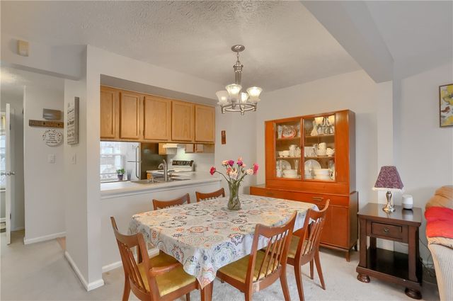 140 Rossmor Ct, Ross Twp, PA 15229