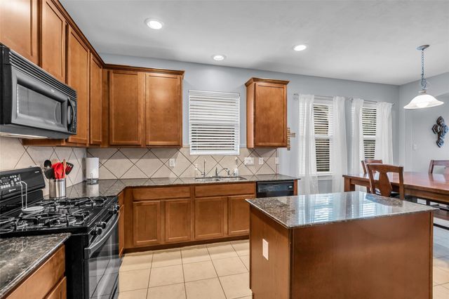 18611 Bristol Point Lane, Tomball, TX 77377