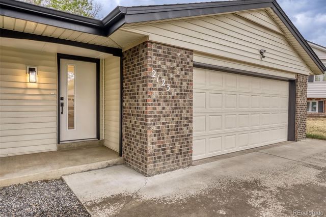 2123 S Olathe Street, Aurora, CO 80013