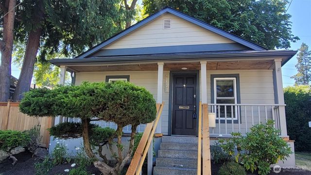 5621 Brooklyn Avenue NE, Seattle, WA 98105