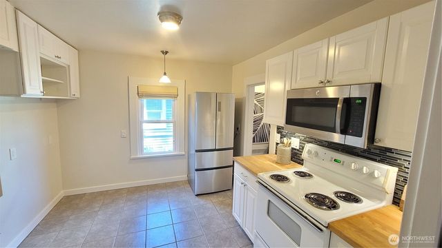 5621 Brooklyn Avenue NE, Seattle, WA 98105