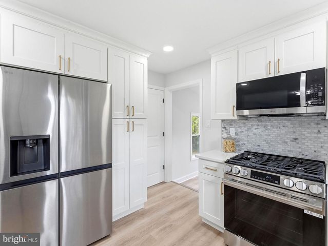 505 GREENWOOD AVE, Maple Shade, NJ 08052