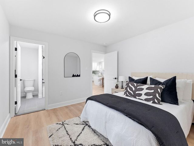 505 GREENWOOD AVE, Maple Shade, NJ 08052