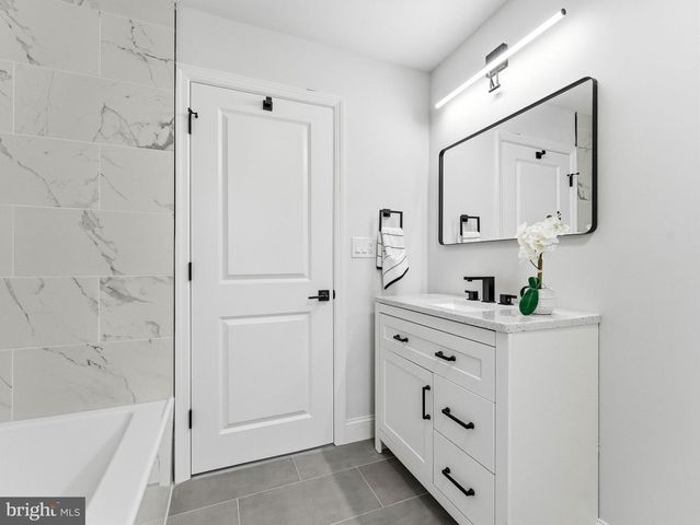 505 GREENWOOD AVE, Maple Shade, NJ 08052