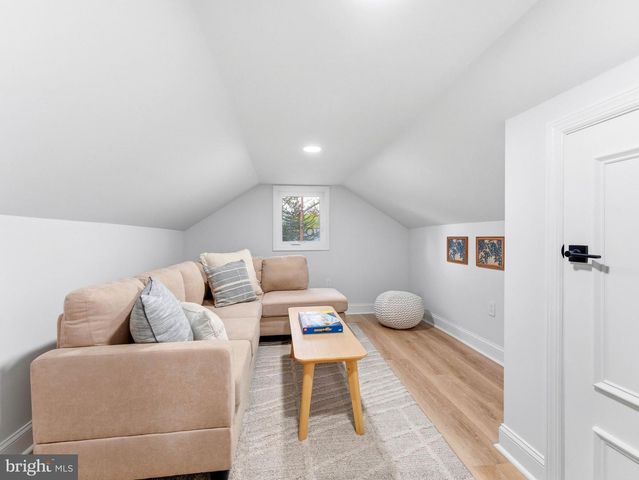 505 GREENWOOD AVE, Maple Shade, NJ 08052