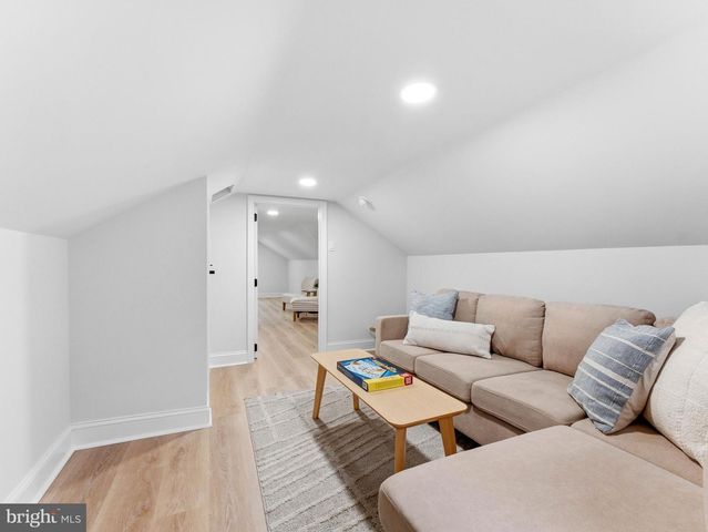 505 GREENWOOD AVE, Maple Shade, NJ 08052