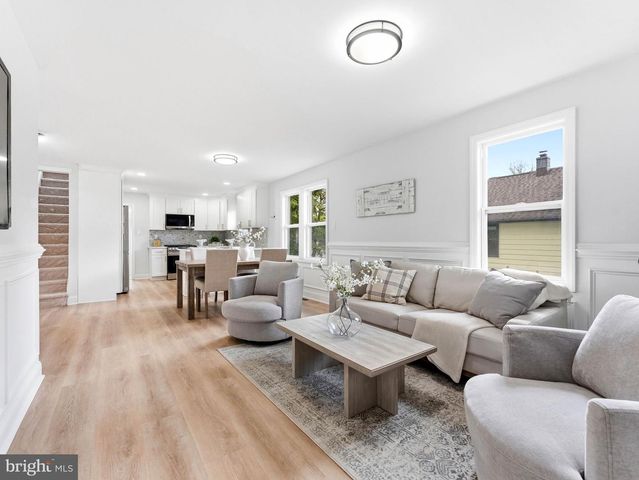 505 GREENWOOD AVE, Maple Shade, NJ 08052