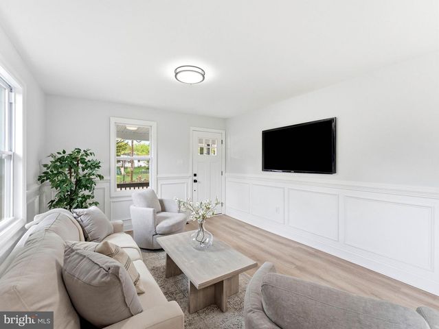 505 GREENWOOD AVE, Maple Shade, NJ 08052