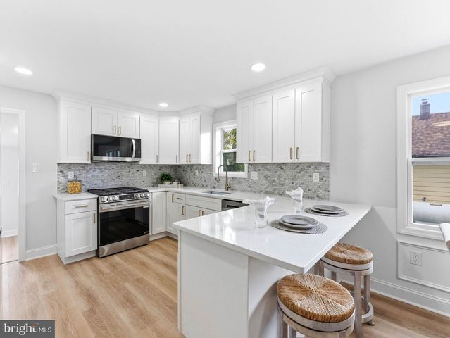 505 GREENWOOD AVE, Maple Shade, NJ 08052