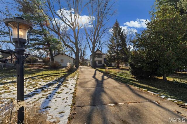 11354 Oak Avenue, Bridgeton, MO 63044