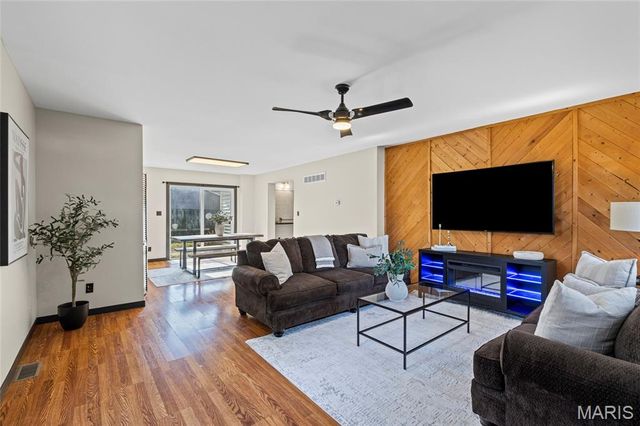 11354 Oak Avenue, Bridgeton, MO 63044