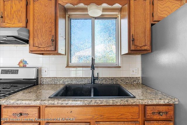 15337 Rickard Lane, Bath, MI 48808