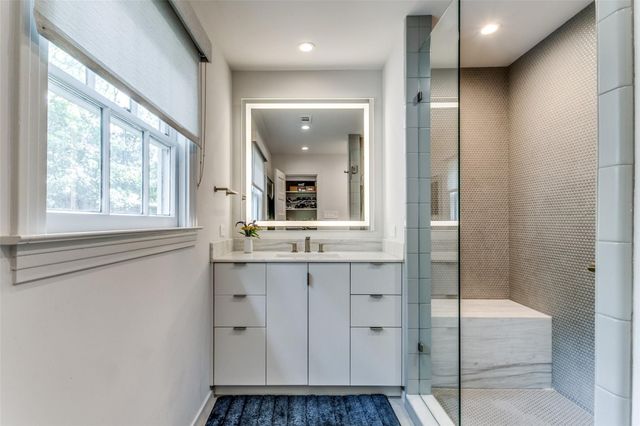 5411 Maple Springs Boulevard, Dallas, TX 75235